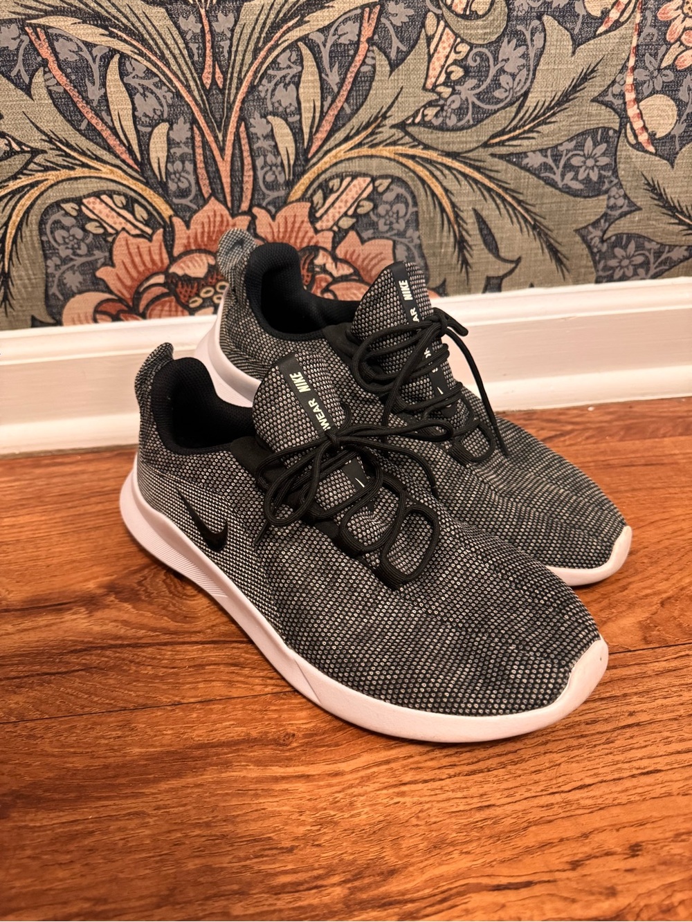 Nike Black/White Casual Running Shoes